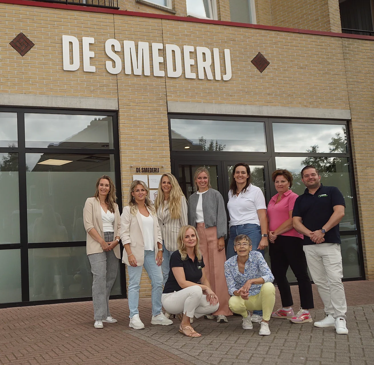 Zorgspecialisten van zorgcentrum De Smederij in Borne.